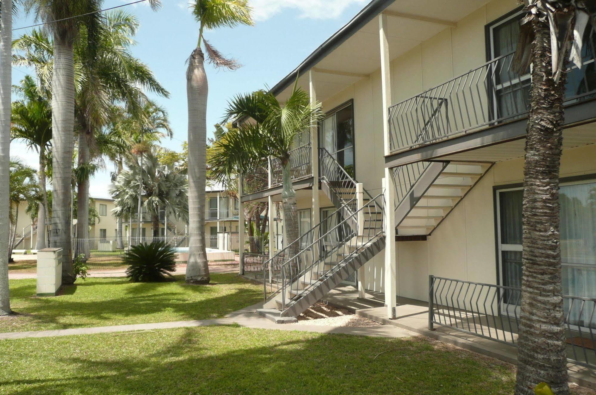 Ocean Breeze Apartments Bowen Exterior photo